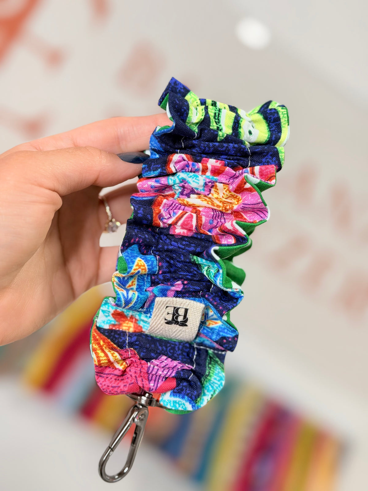Key Charm Scrunchie Ancho